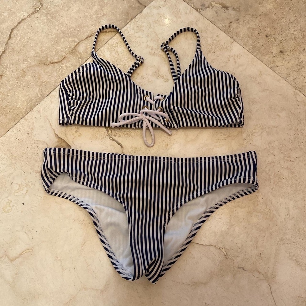 Who wants to go swimming?! 🏖☀️